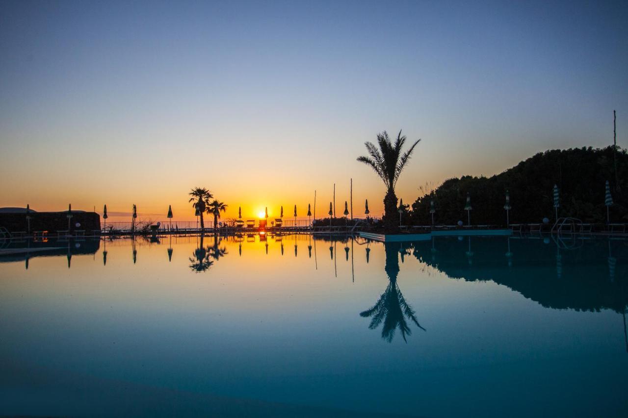Suvaki Resort Madonna Delle Grazie Buitenkant foto